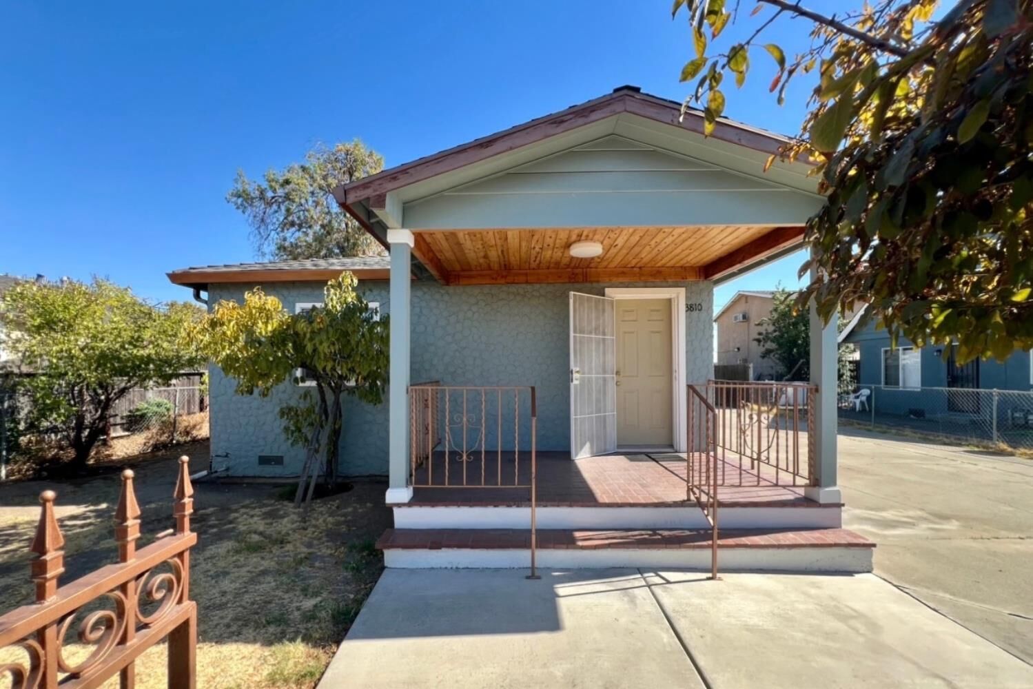 Property Photo: 3810 Haywood Street CA 95838