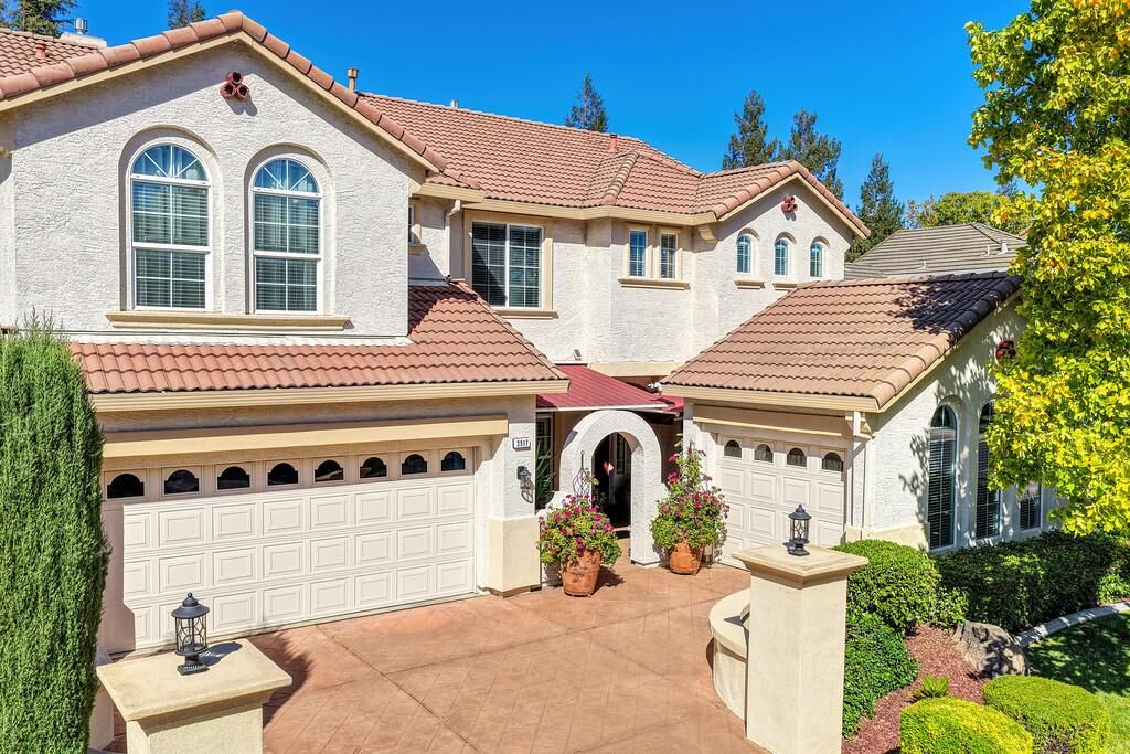 Property Photo: 2517 Black Tern Way CA 95757