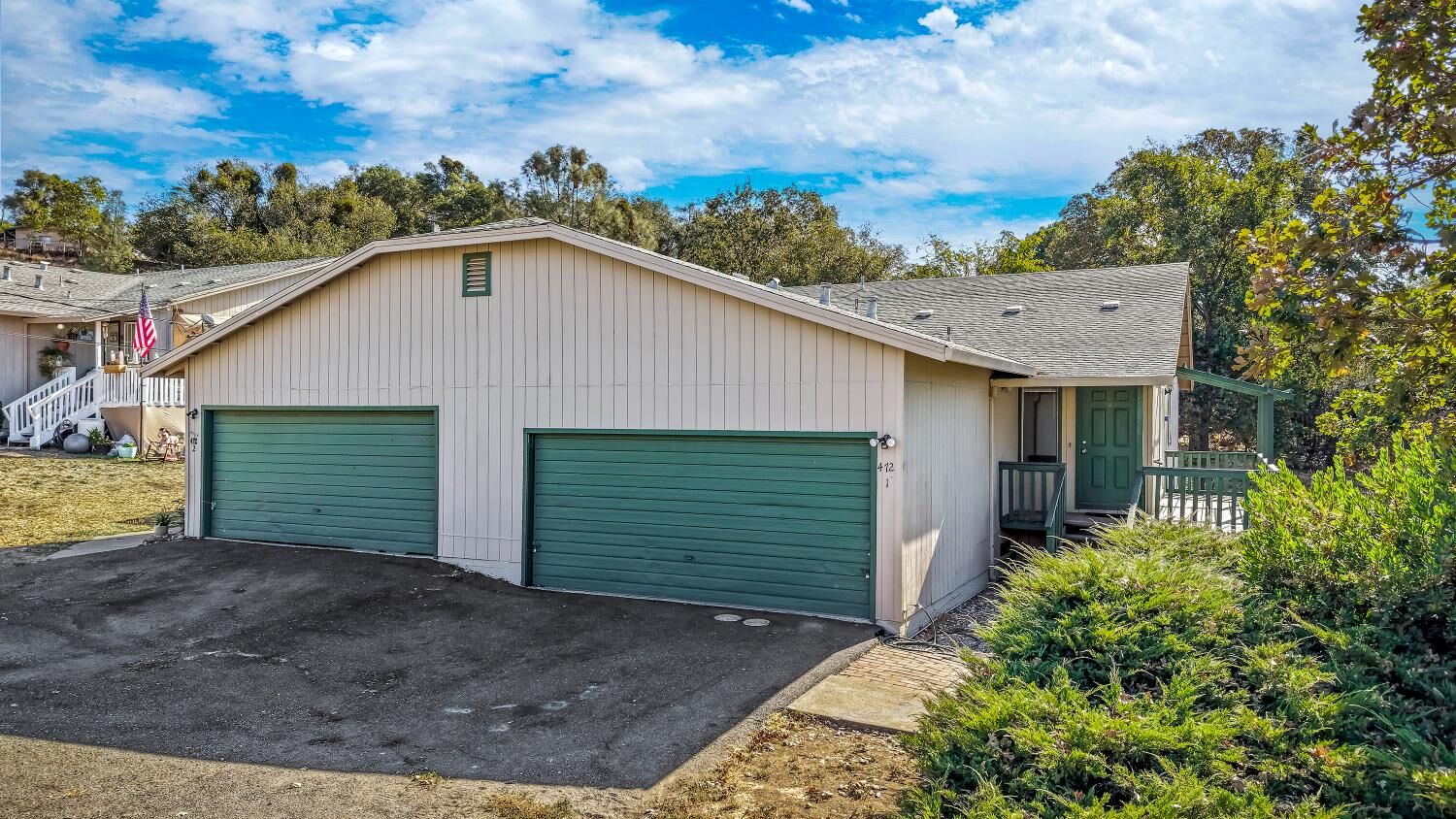 Property Photo: 472 Foothill Court CA 95249