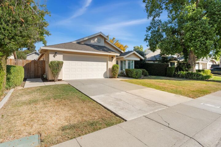 Property Photo:  50 Rollingbrook Circle  CA 95833 