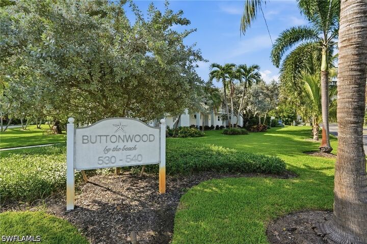 Property Photo: 536 2nd Street S 536 FL 34102
