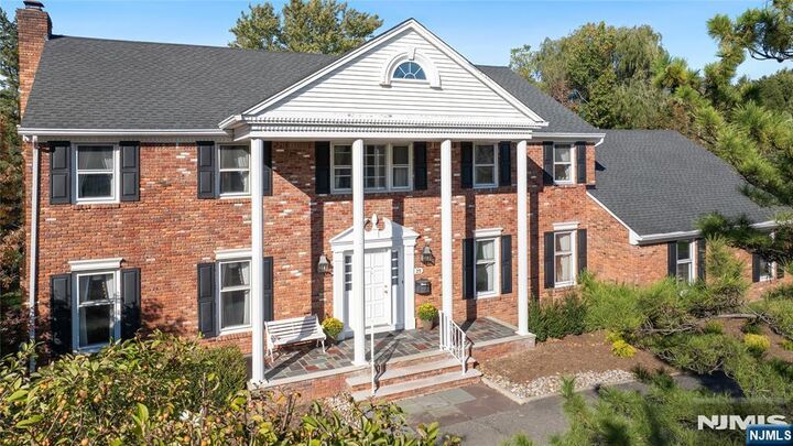 Property Photo:  25 Paddock Road  NJ 07423 