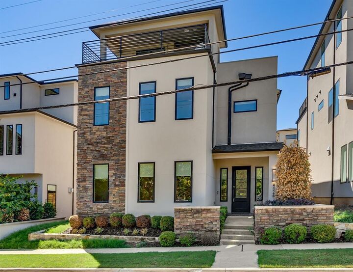 Property Photo:  4126 Entrada Way  TX 75219 