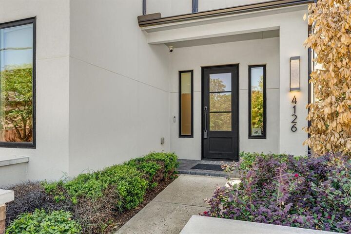 Property Photo: 4126 Entrada Way TX 75219