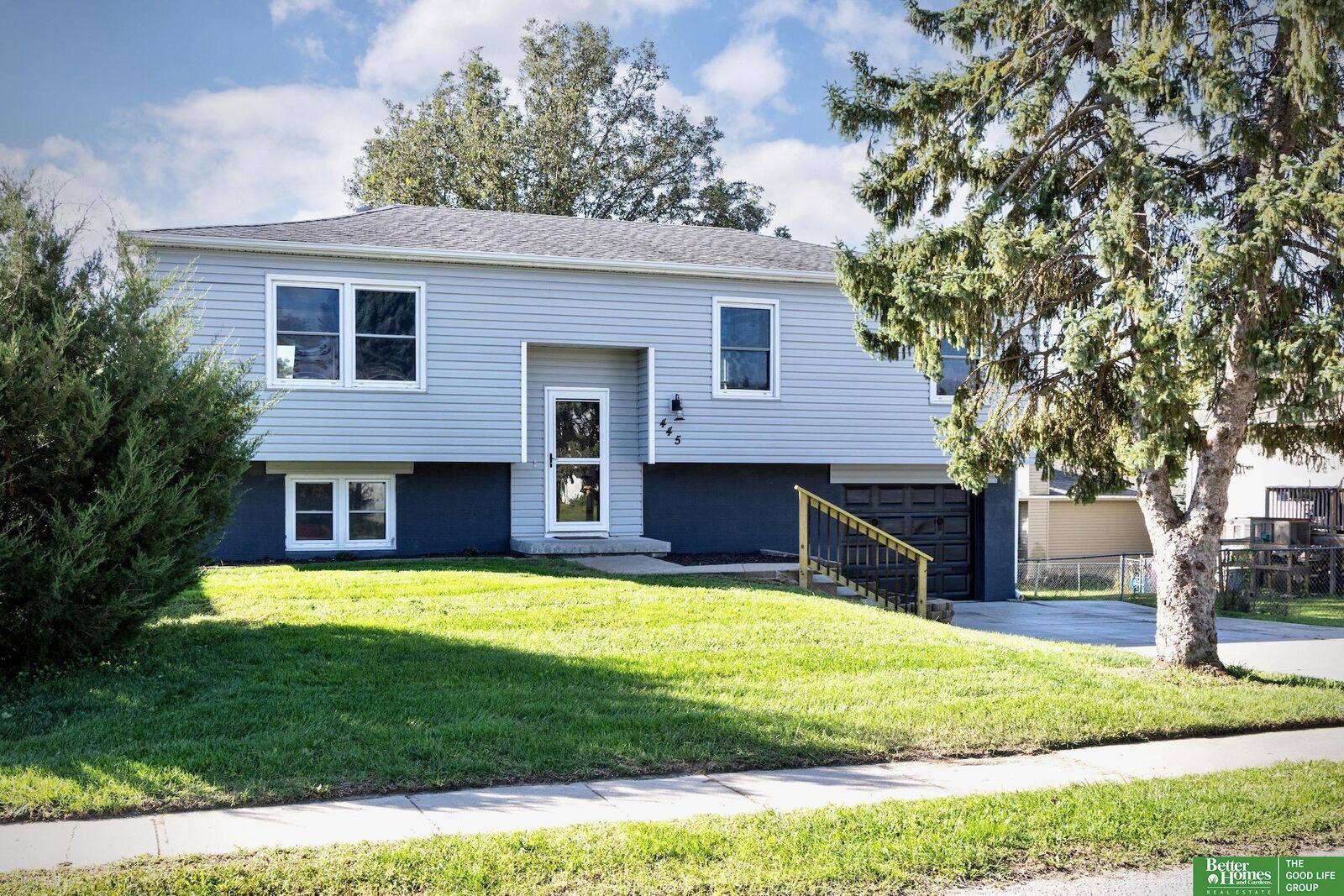 Property Photo: 445 Hilltop Avenue NE 68059