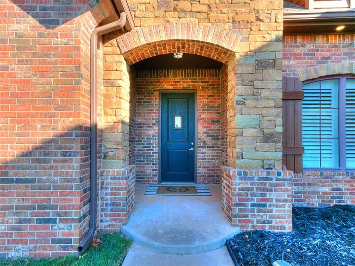 Property Photo: 17013 Reedser Way OK 73020