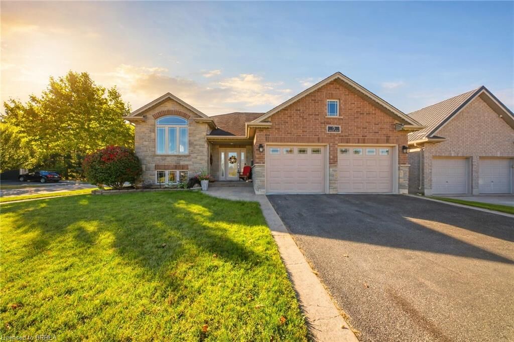 Property Photo:  5 Mission Road  ON N3S 7X8 