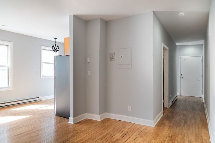 Property Photo: 5 Sutton St 3A MA 02126