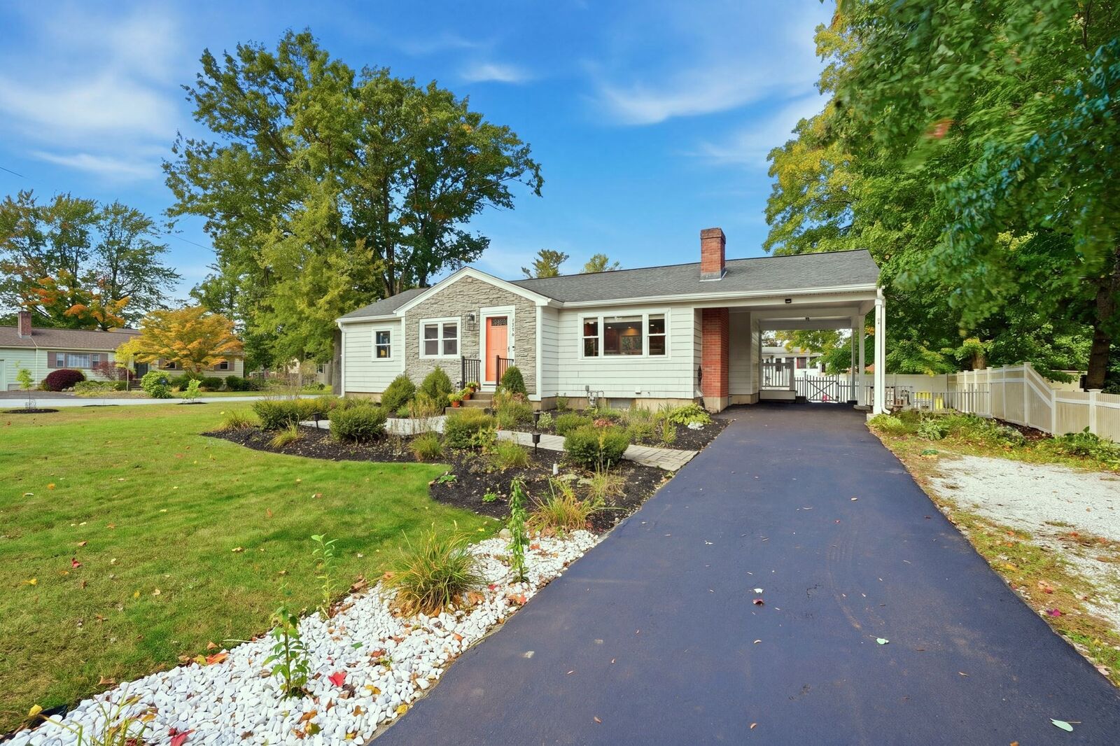 Property Photo:  106 Harwood Ave  MA 01460 