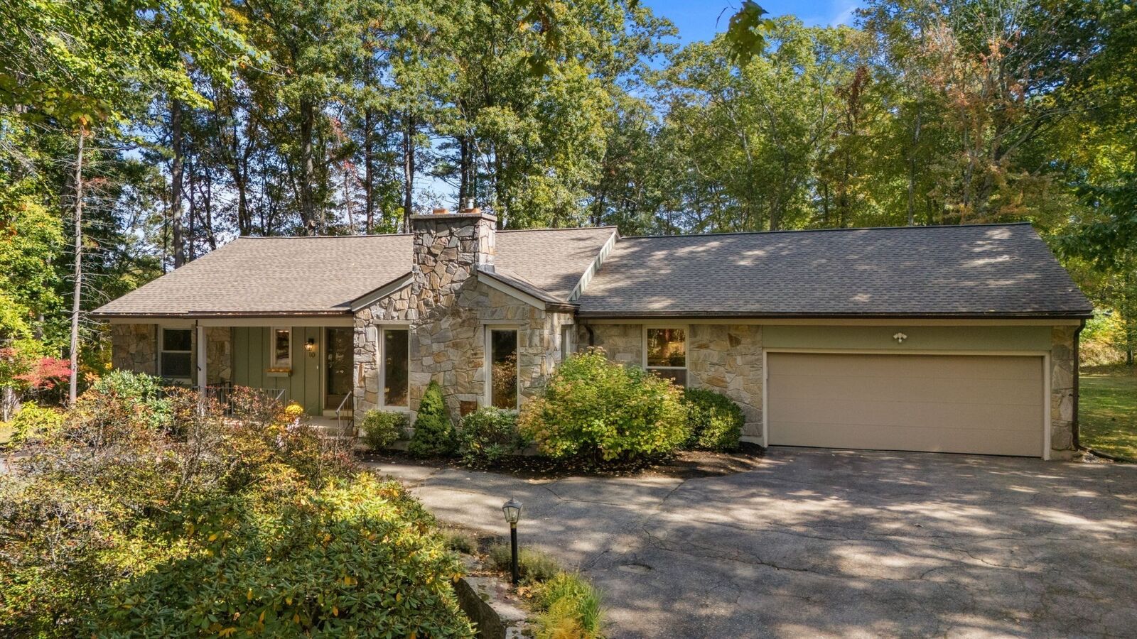 Property Photo:  10 Lantern Rd  MA 01702 
