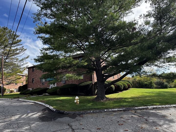 Property Photo:  36 Bayview Ter 1  MA 01923 