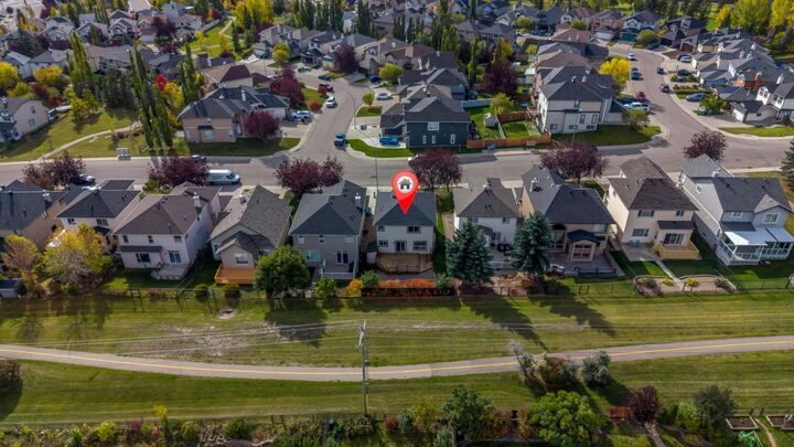 Property Photo:  111 Panorama Hills Way NW  AB T3K 5N7 