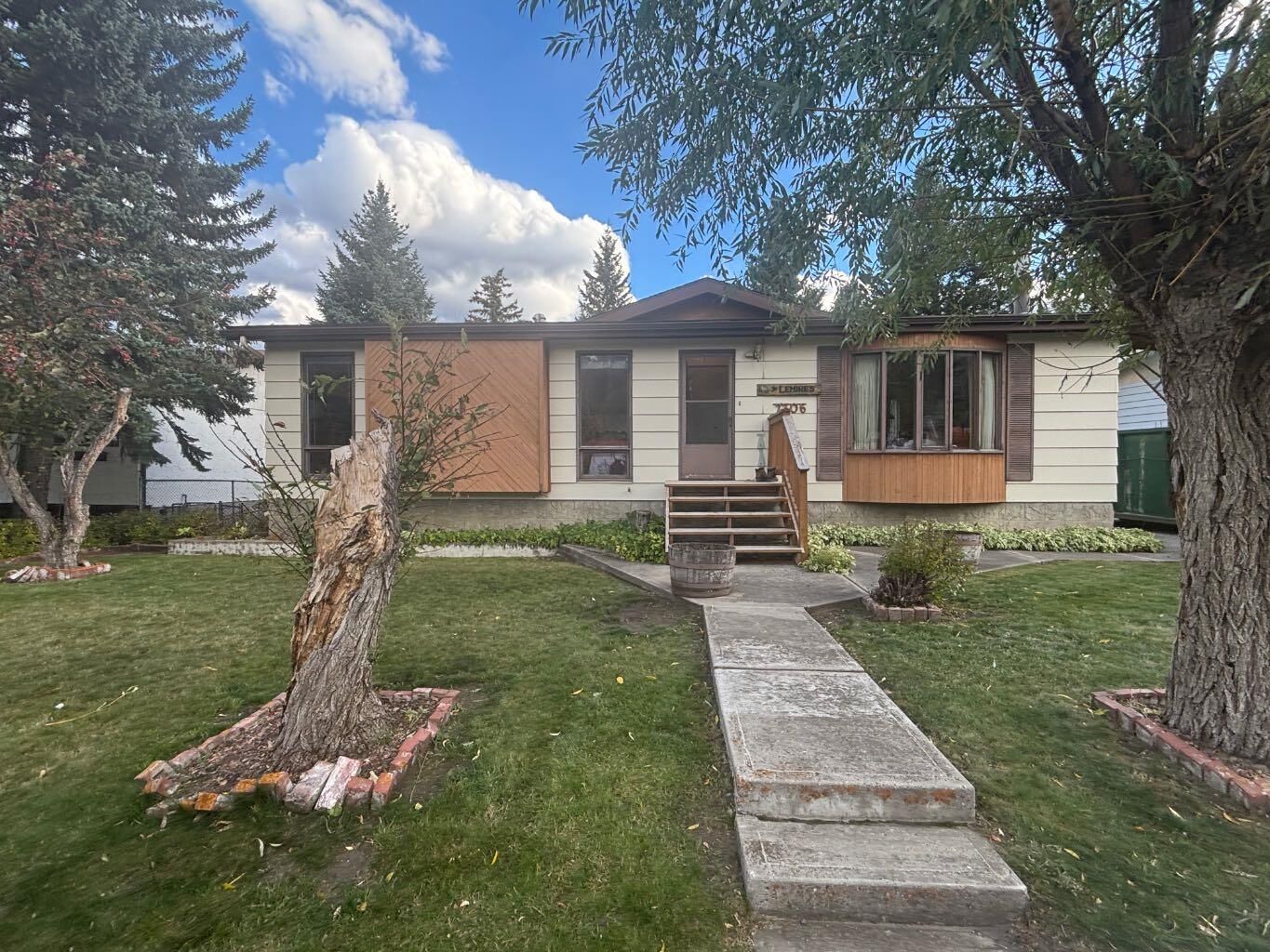 Property Photo:  7306 24 Avenue  AB T0L 0M0 