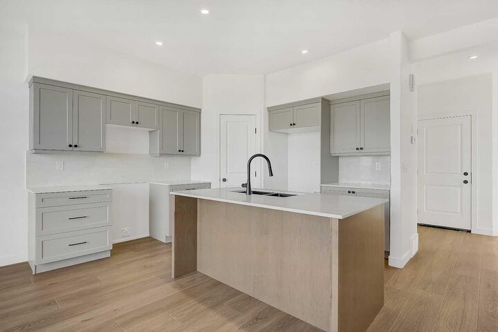 Property Photo:  10237 128 Avenue  AB T8V 6T1 