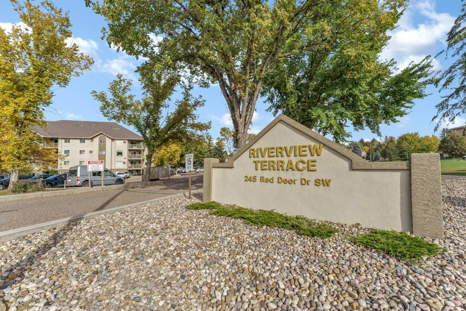 Property Photo:  245 Red Deer Drive SW 104  AB T1A 8P4 