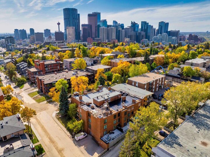 Property Photo:  350 4 Avenue NE 102  AB T2E 0J3 