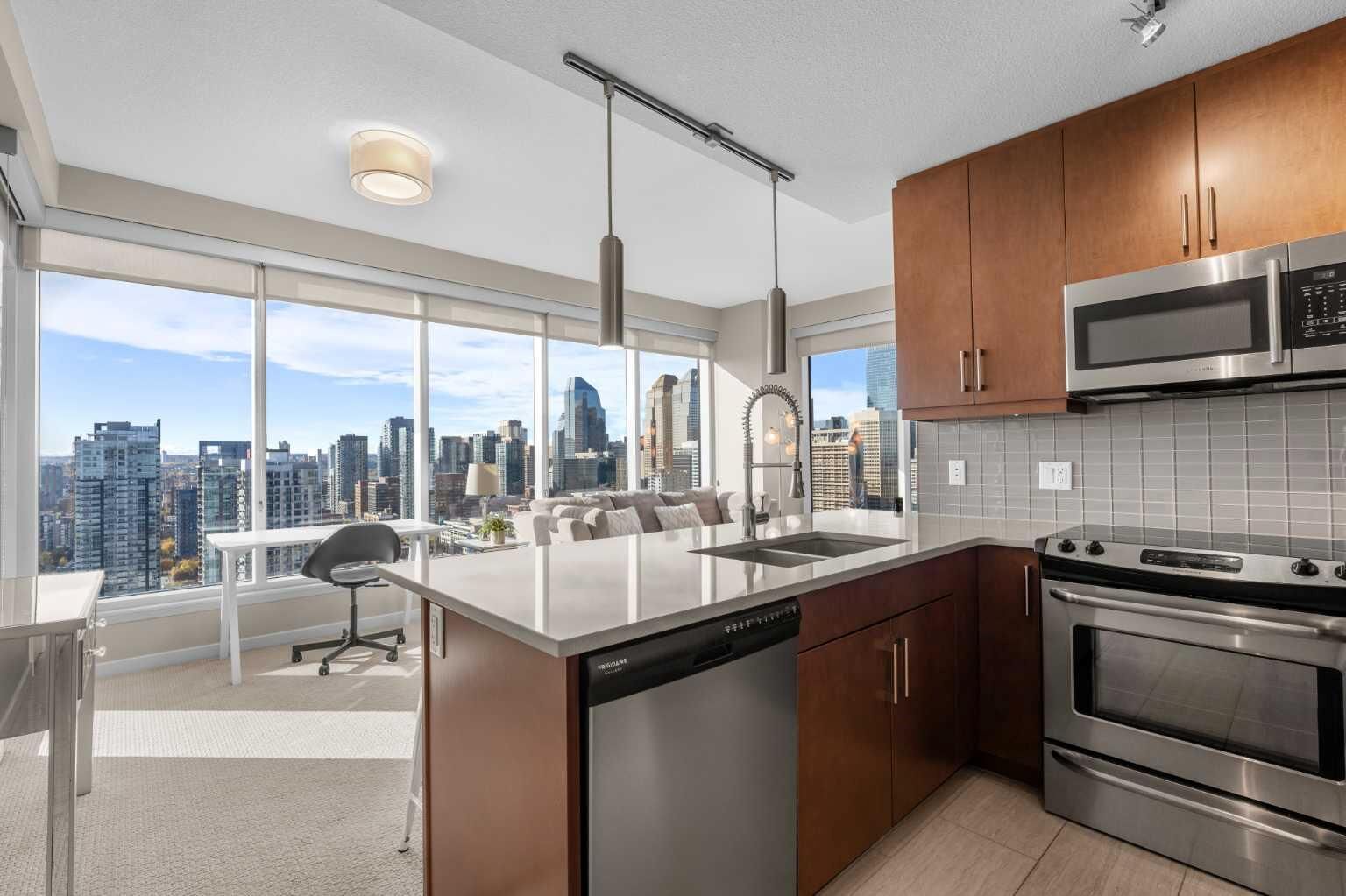 Property Photo:  1320 1 Street SE 2407  AB T2G 0G8 
