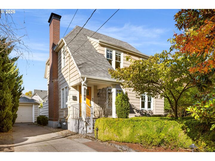 Property Photo:  2041 NE Mason St  OR 97211 