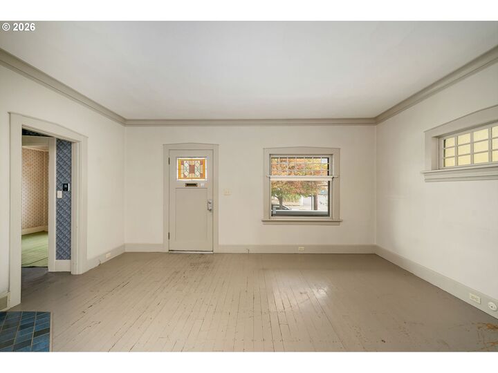 Property Photo: 5914 NE Flanders St OR 97213