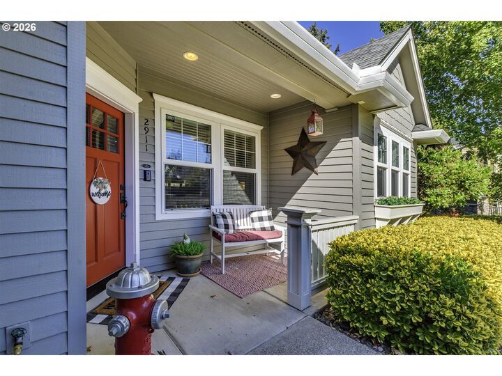 Property Photo:  2911 NE Charlois Ct  OR 97124 