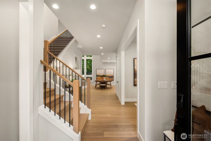 Property Photo:  2815  130th Avenue NE  WA 98005 