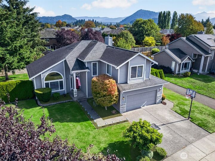 Property Photo:  401  Randall Place  WA 98022 