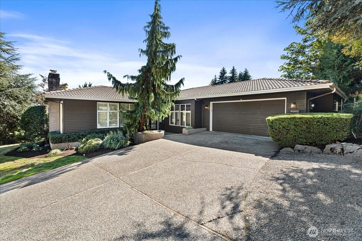 Property Photo:  9095 SE 79th Street  WA 98040 