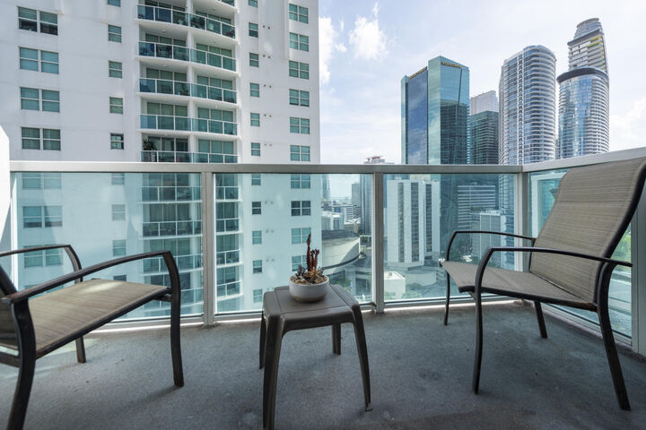 Property Photo: 41 SE 5th Street 1315 FL 33131