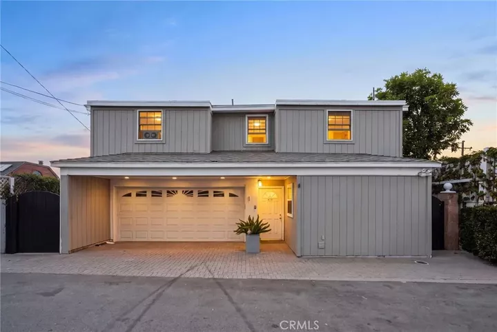 Property Photo:  676 Glenneyre Street  CA 92651 