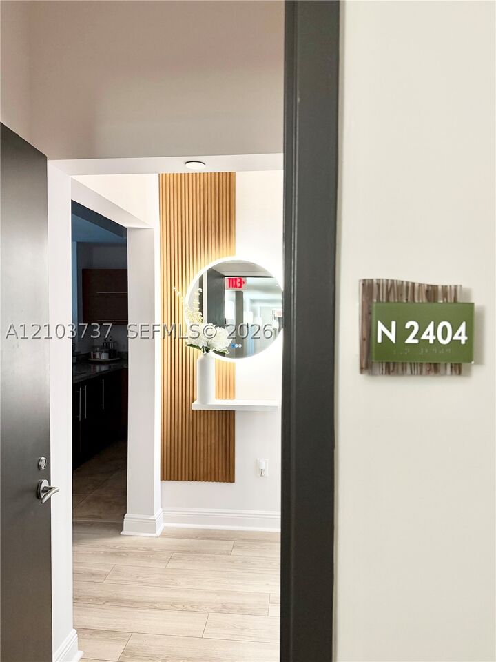 Property Photo: 2641 N Flamingo Rd 2404N FL 33323