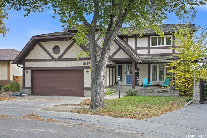 Property Photo:  2127 Cunning Crescent E  SK S4V 0M7 