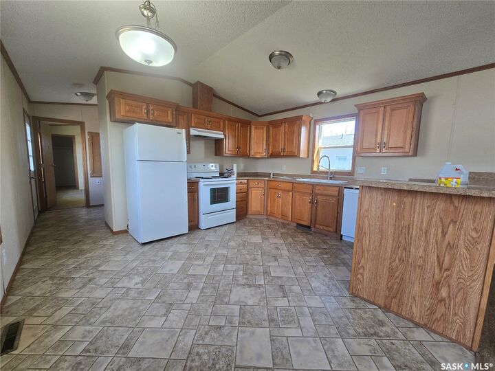 Property Photo:  125 1st Avenue SW  SK S4H 2H9 