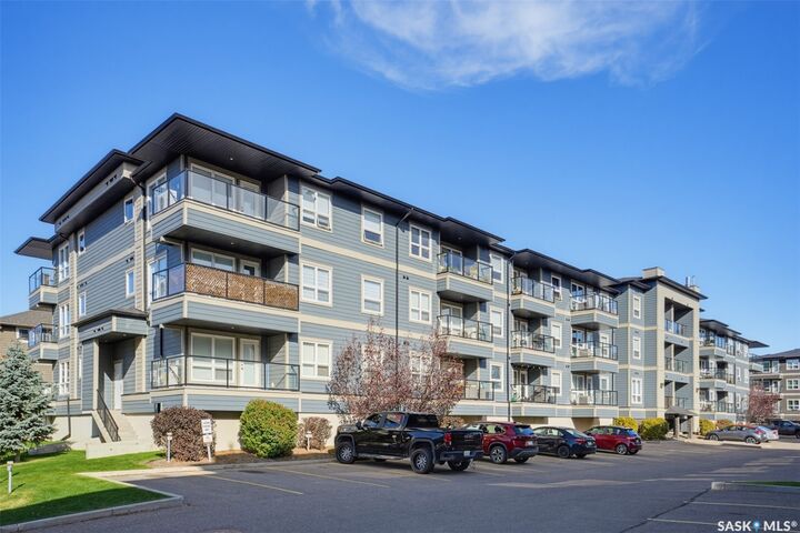 Property Photo:  108 Willis Crescent 4101  SK S7T 0W8 