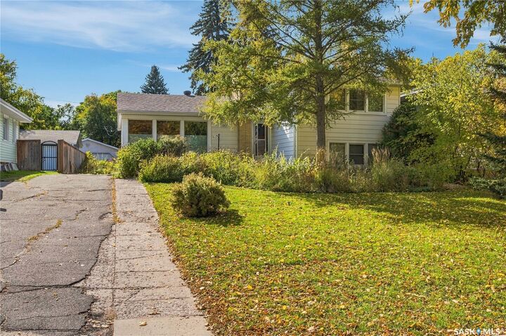 Property Photo:  2727 Assiniboine Avenue  SK S4S 1C7 