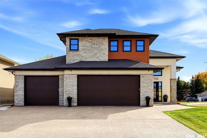 Property Photo:  733 3rd Avenue  SK S0G 3Z0 
