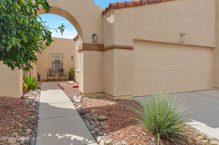 Property Photo:  709 W Sunlight Lane  AZ 85704 