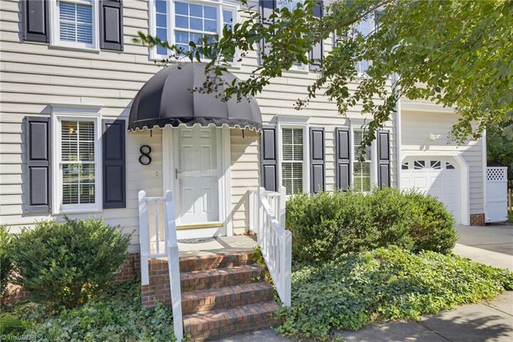 Property Photo:  8 Cardwell Point  NC 27407 