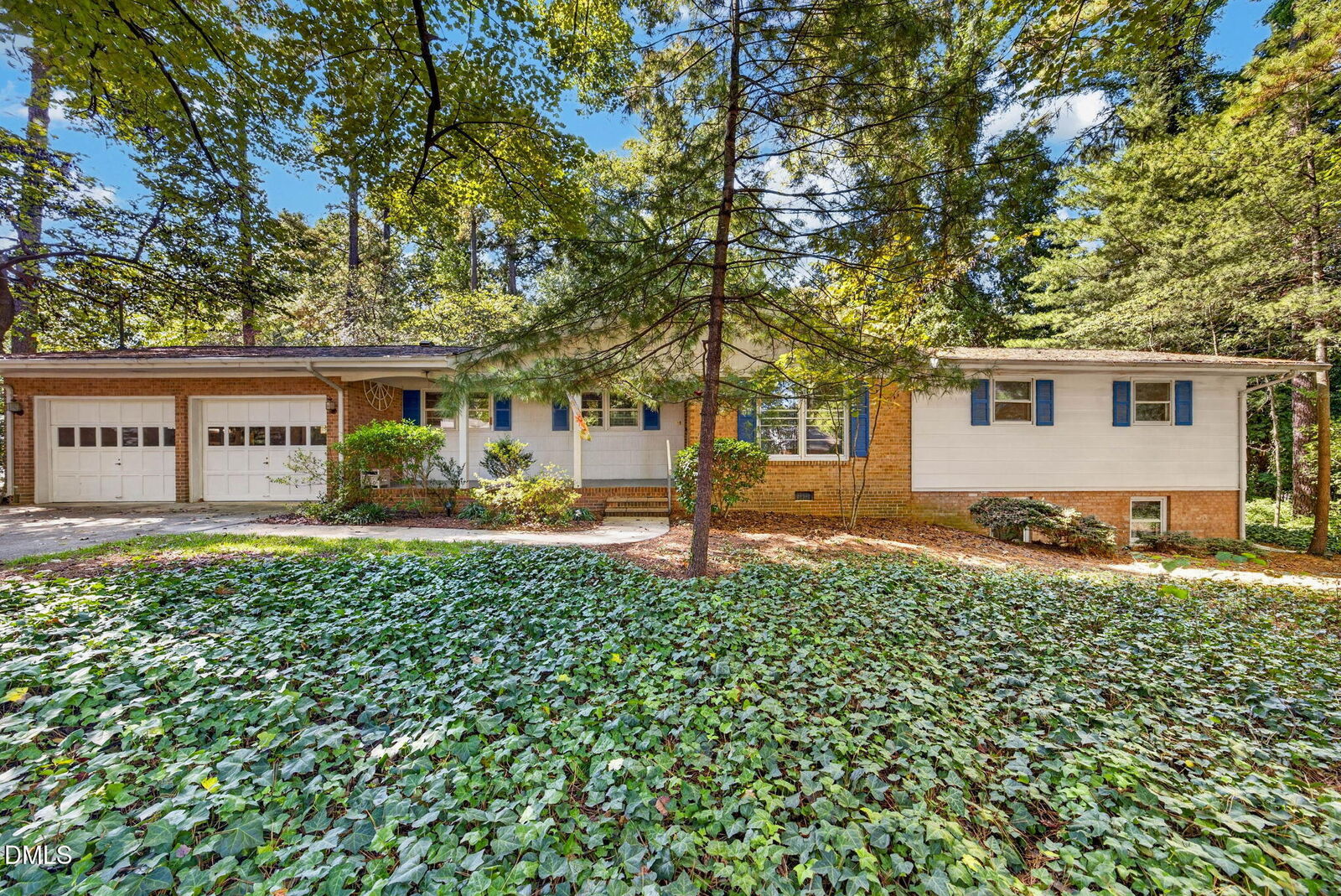 Property Photo: 5019 Tanglewood Drive NC 27612
