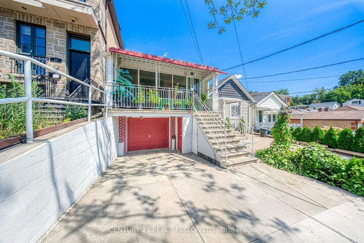 Property Photo:  15 Haverson Boulevard  ON M6M 3J5 