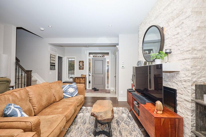 Property Photo:  608 Simcoe Street 5  ON L0S 1J0 