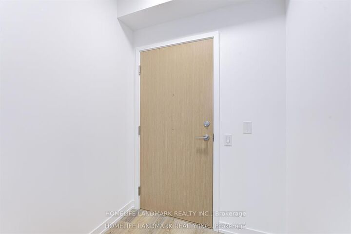 Property Photo:  395 Square One Drive  ON L5B 0P6 