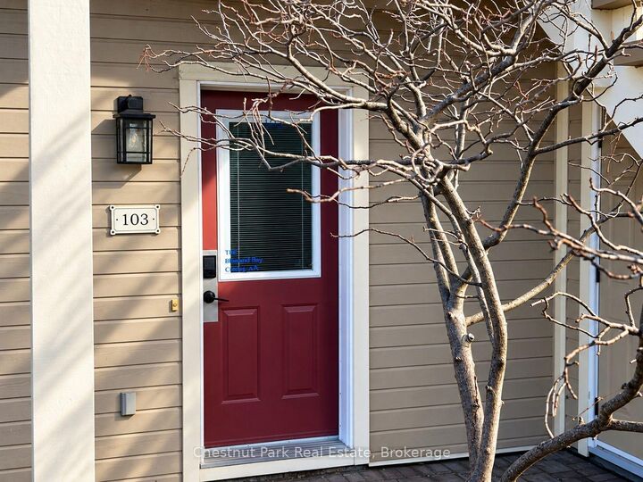 Property Photo:  115 Fairway Court 103  ON L9Y 0P8 
