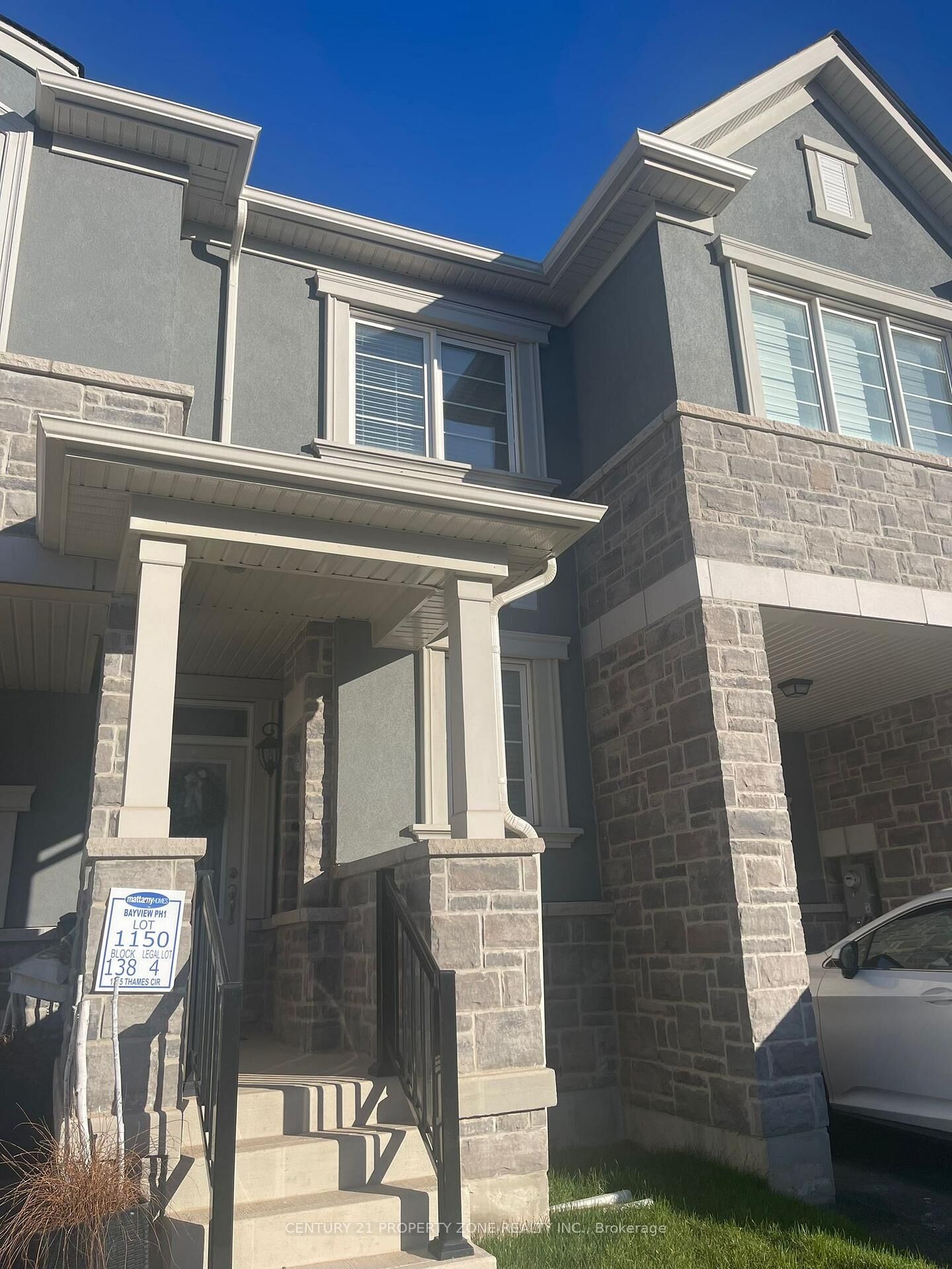 Property Photo:  1735 Thames Circle  ON L9E 1Y5 