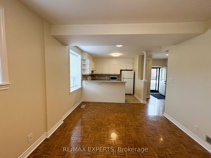 Property Photo:  287 Sammon Avenue Unit D  ON M4J 1Z9 