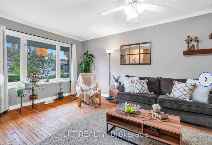 Property Photo: 240 Ingleside Place Upper ON N2M 2H2