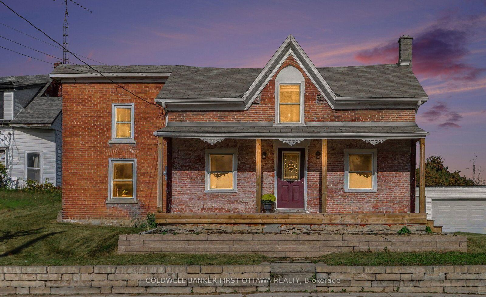 Property Photo:  42 Main Street  ON K0G 1E0 