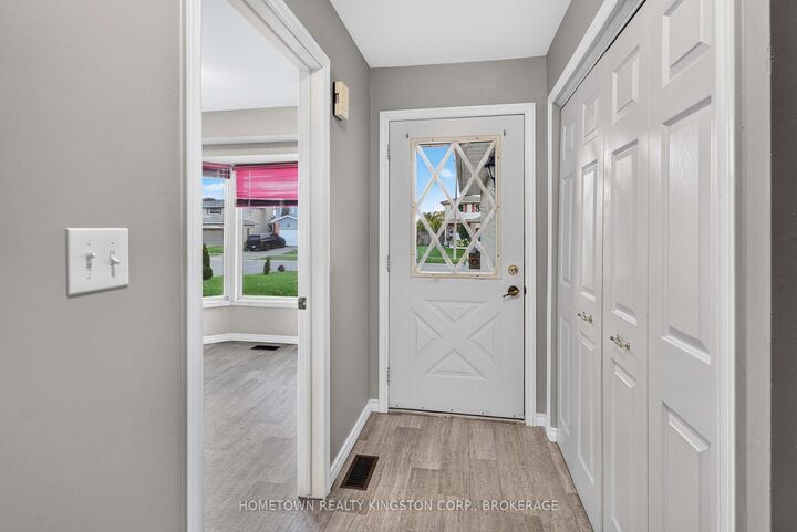 Property Photo:  1096 Willowood Drive  ON K7P 1Z3 