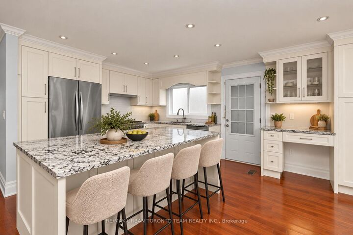 Photo de la propriété:  23 Wishart Place  ON M3L 1P9 