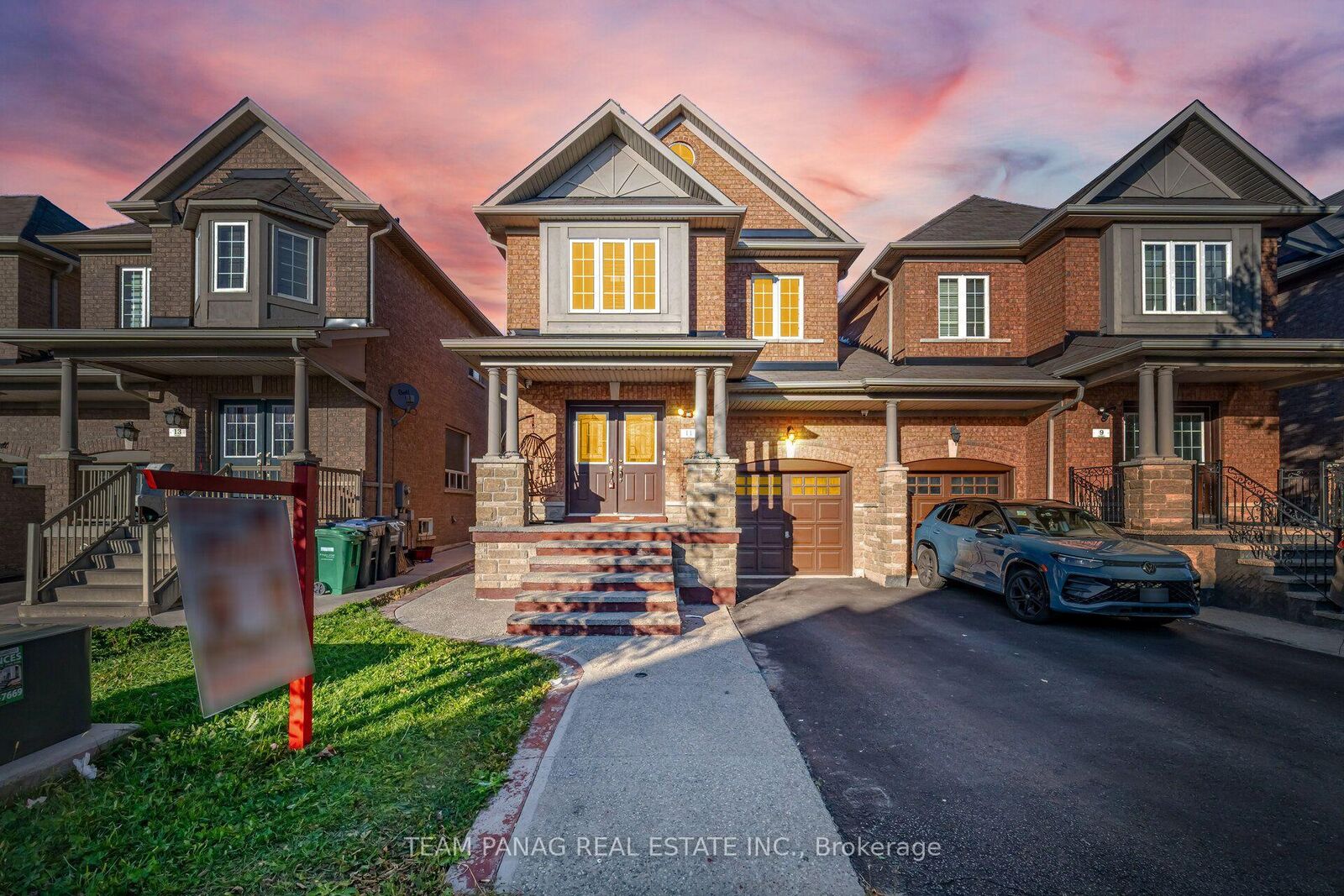 Property Photo:  11 Peachill Court  ON L6P 3E6 