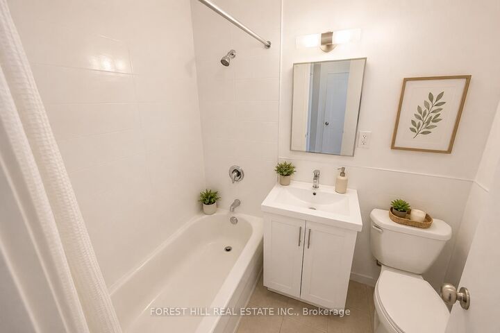 Property Photo:  104 Goodwood Park 118  ON M4C 5S9 
